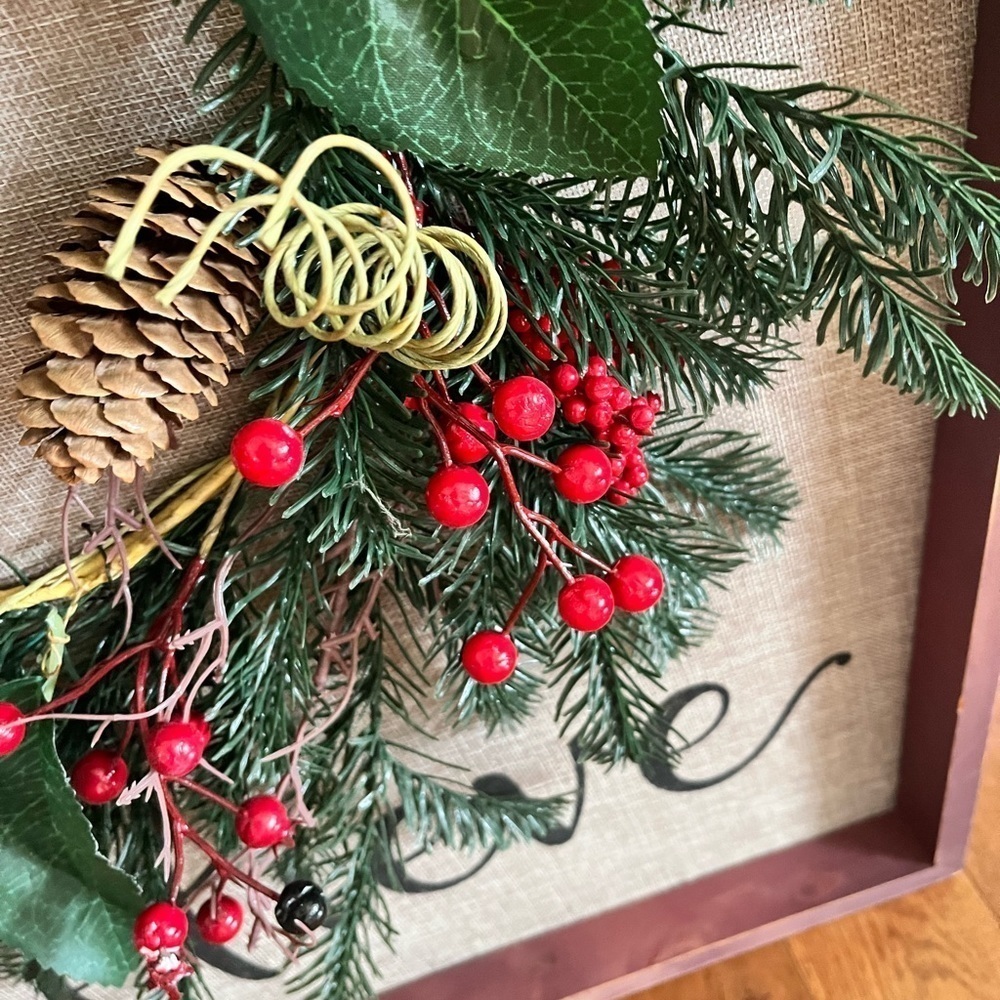 Kirkland’s Distressed Frame Burlap back Wreath wall hanging - Picture 4 of 11